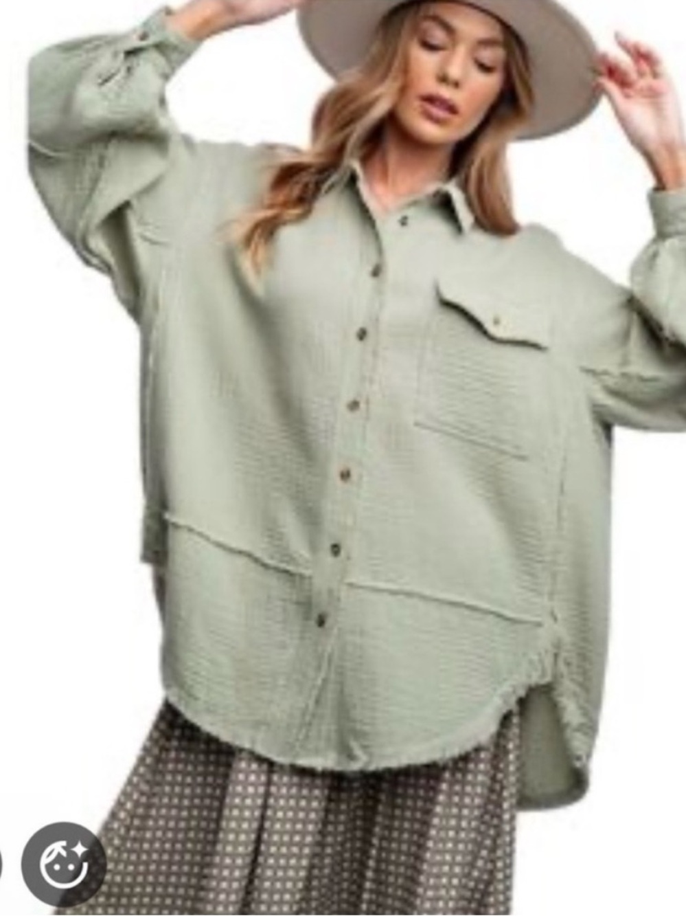 NWT Easel Button Up Top